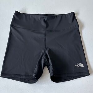 NWT. The North Face Women's Bike Shorts Size Large Reg. Black